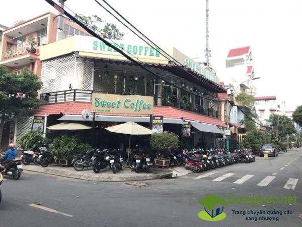 Cần sang nhanh quán cafe góc ngã 3 đường, khu dân cư đông, trung tâm quận Tân Phú.