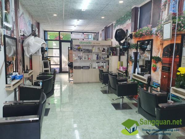 Sang nhanh salon tóc giá rẻ, nằm mặt tiền đường Xô Viết Nghệ Tĩnh.