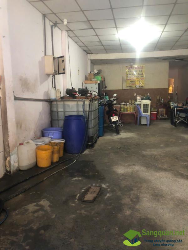 Sang tiệm rửa - sửa xe