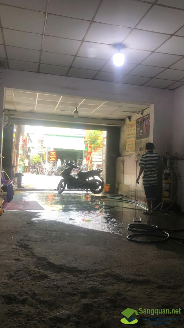 Sang tiệm rửa - sửa xe