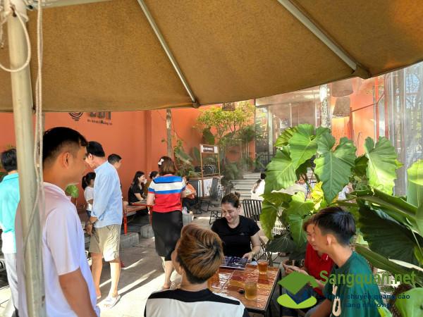 Sang quán cafe