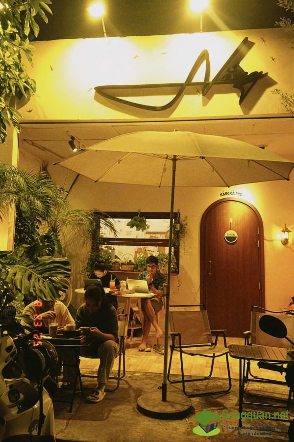 Sang quán cafe