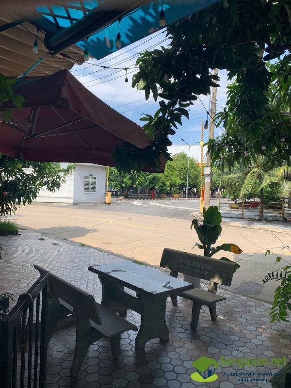 Sang quán cafe