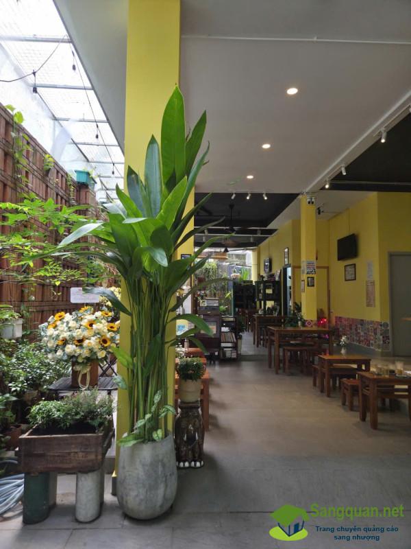Sang quán cafe
