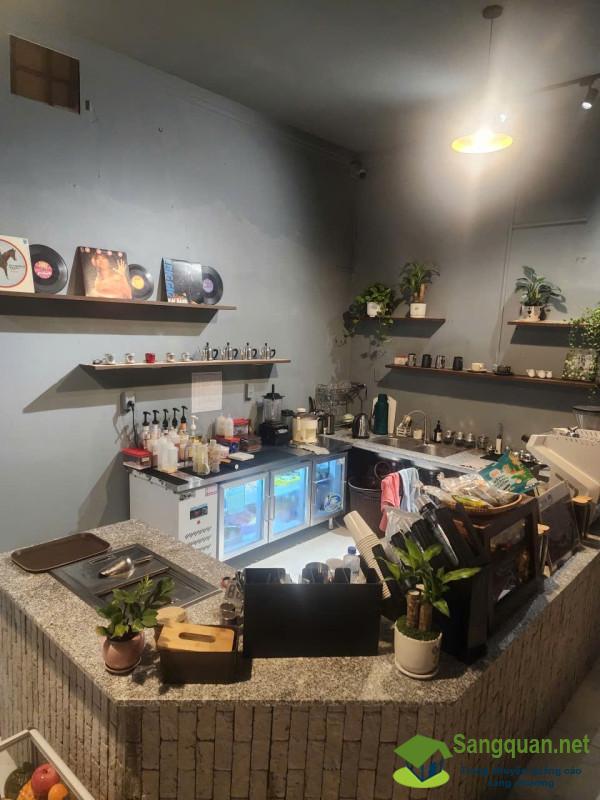 Sang quán cafe