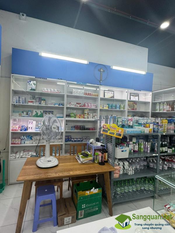 Sang nhà thuốc tây