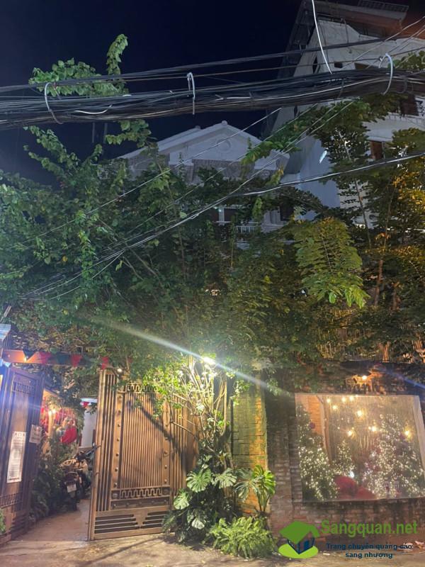 Sang Nhượng Quán Cà Phê Không Gian Trang Trí Giáng Sinh Ở Quận Phú Nhuận