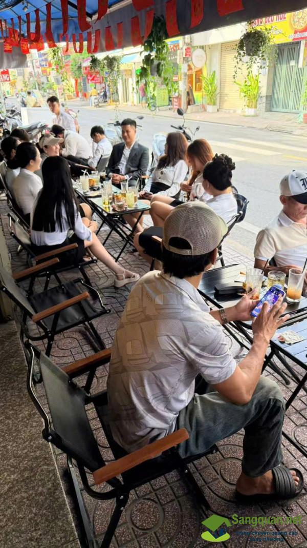 Sang quán cafe