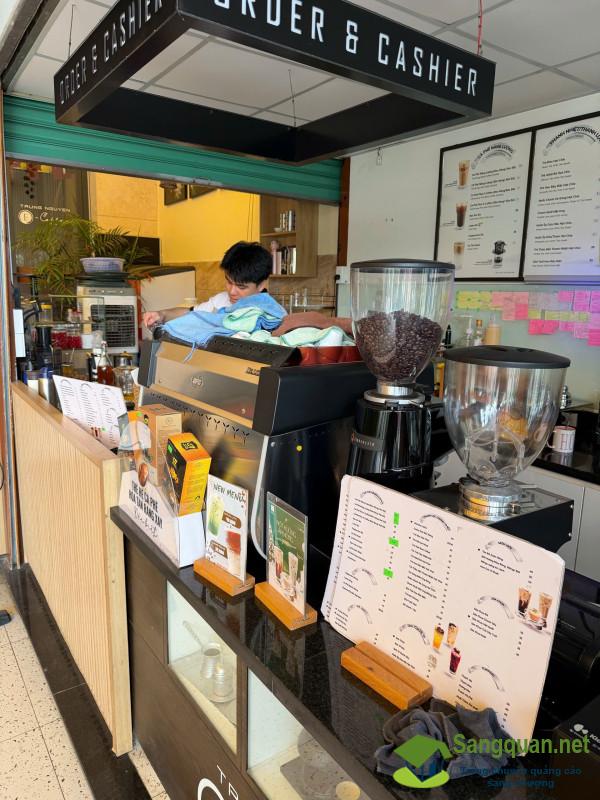 Sang quán cafe