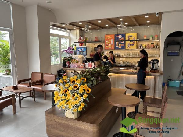Sang quán cafe