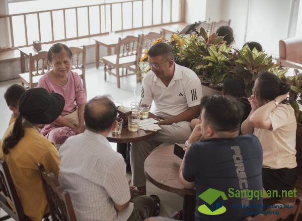 Sang quán cafe