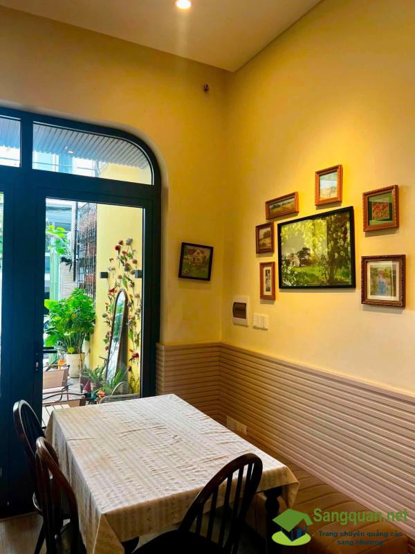 Sang quán cafe