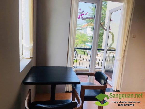 Sang quán cafe