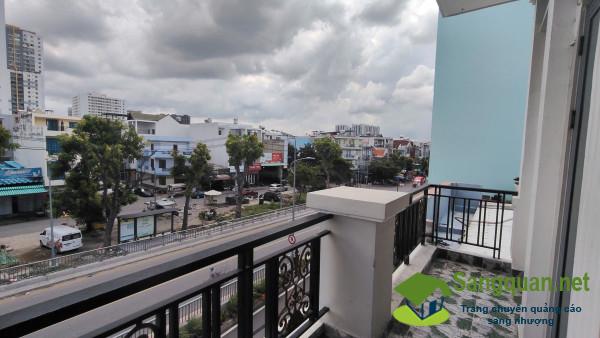 Sang khách sạn