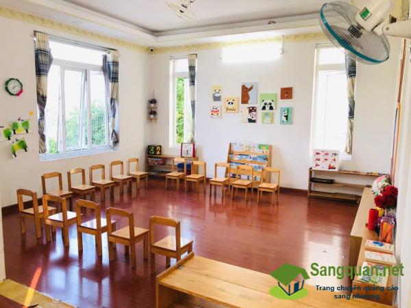 Sang trường mầm non