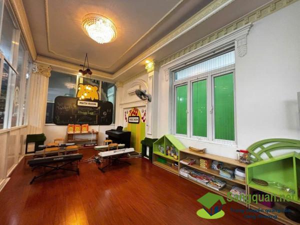Sang trường mầm non