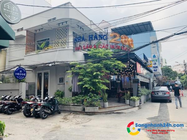 Cần sang nhà hàng view cực đẹp, thoáng mát, sạch sẽ, sân vườn cây xanh mát mẻ, trung tâm thương mại quận 1.