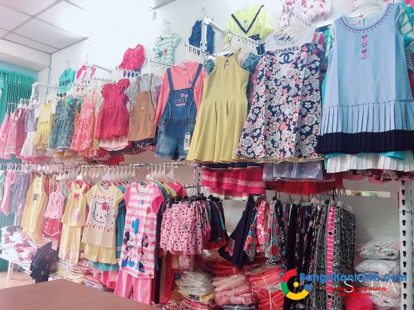 Vì phải xuất ngoại, cần sang gấp shop quần áo trẻ em.